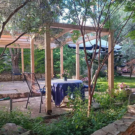 Off-Grid Beach Houses *